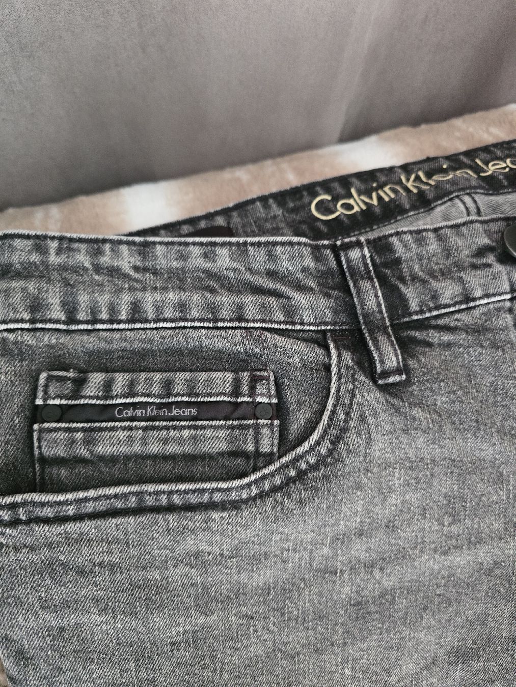 Calvin Klein Jeans: Calvin Klein Jeans – Usato da Grächen venduto da -Arturas- 3
