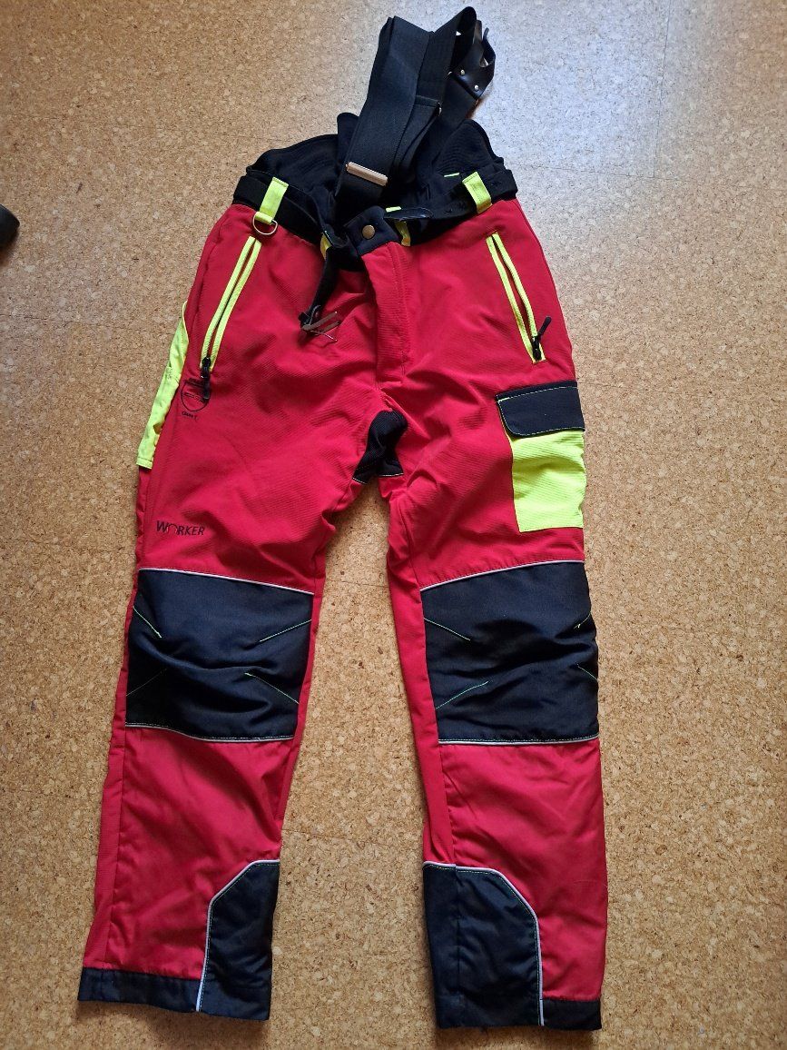 Pantaloni: Schnittschutzhose Worker Grösse 52 – Usato da Schüpfheim venduto da madeleine69