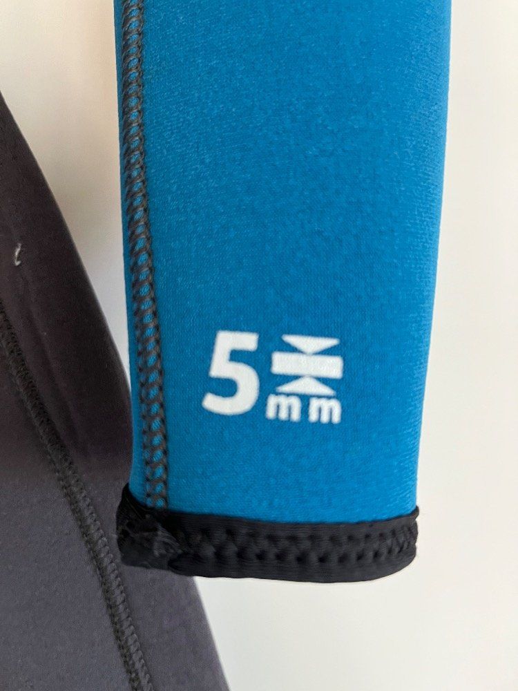 Decathlon Combinaisons de plongée: Neoprenanzug Kinder – D'occasion à Münchenwiler par tyna_m 2
