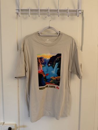 Nike The Nike Tee Loose Fit T-Shirt Grösse M