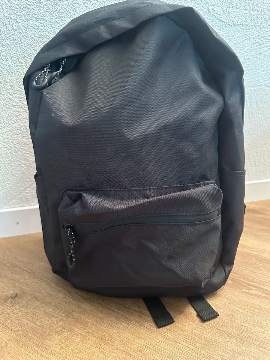 Zaini: Rucksack schwarz ein Fach mit Aussentasche neu – Usato da Zürich venduto da iva_9svl 1