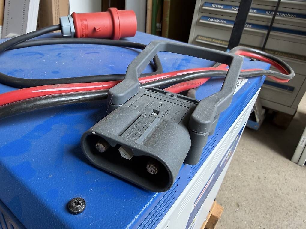 Caricabatterie: Stapler Ladegerät 46V/90A funktioniert einwandfrei – Usato da Necker venduto da liq24 4