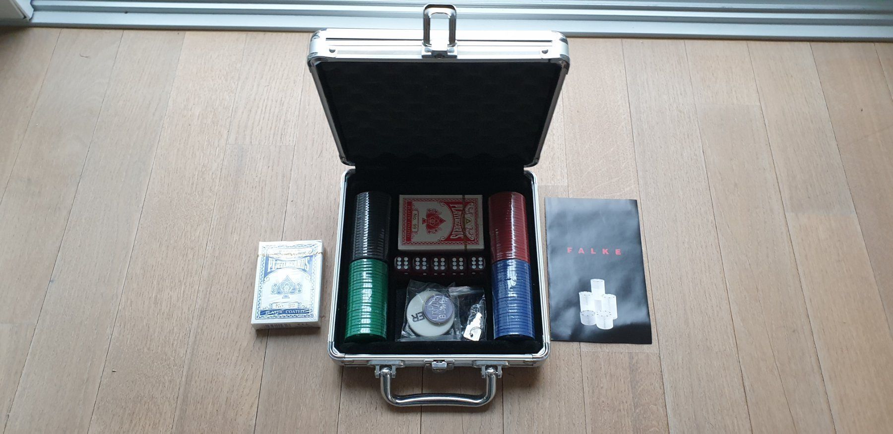 Giochi: Falke Pokerset ungebraucht – Nuovo (secondo la descrizione) da Aadorf venduto da Baikaa