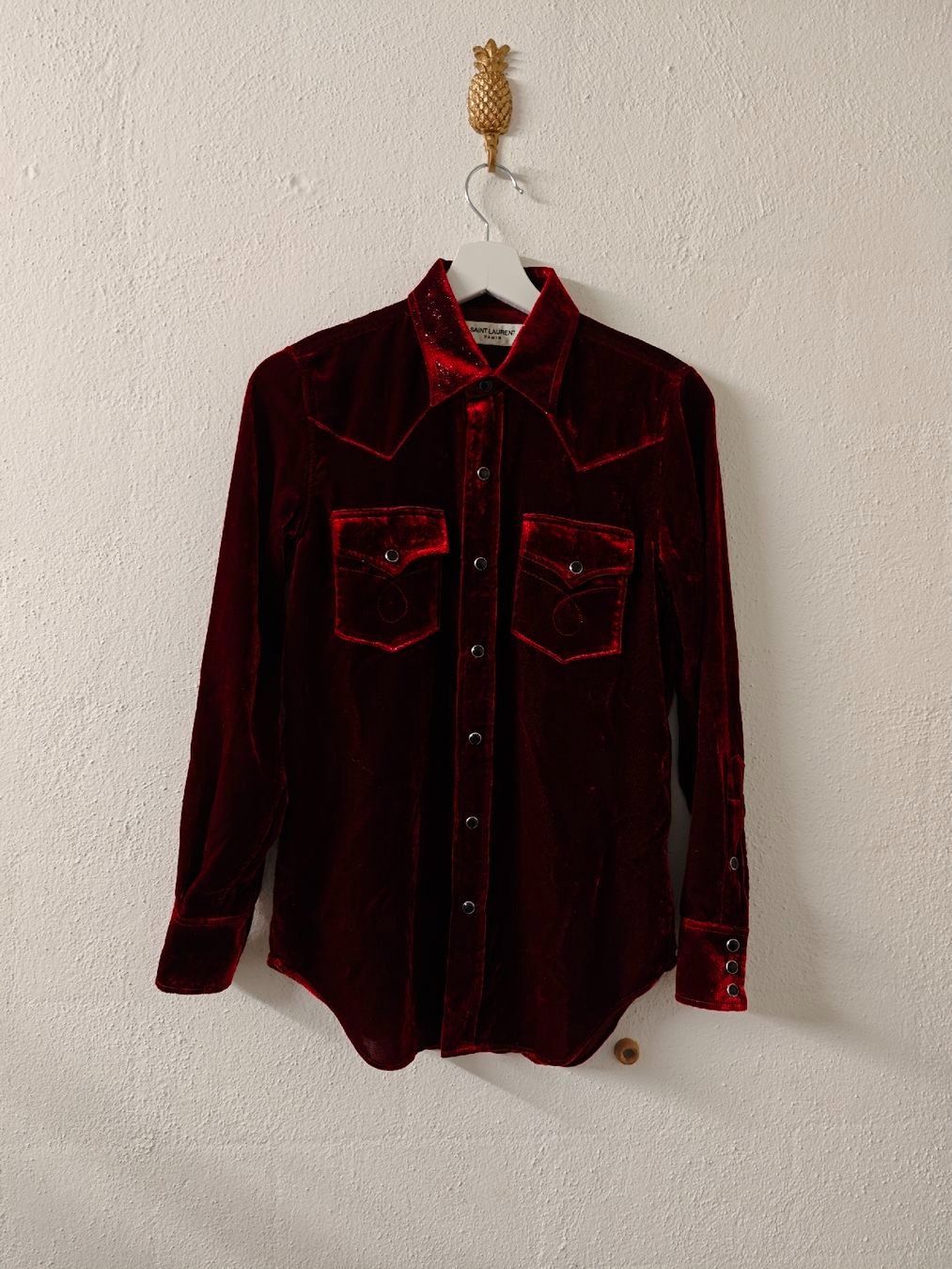 Saint Laurent Camicie: SAINT LAURENT Samthemd Bluse – Usato da zuchwil venduto da mexpim 4