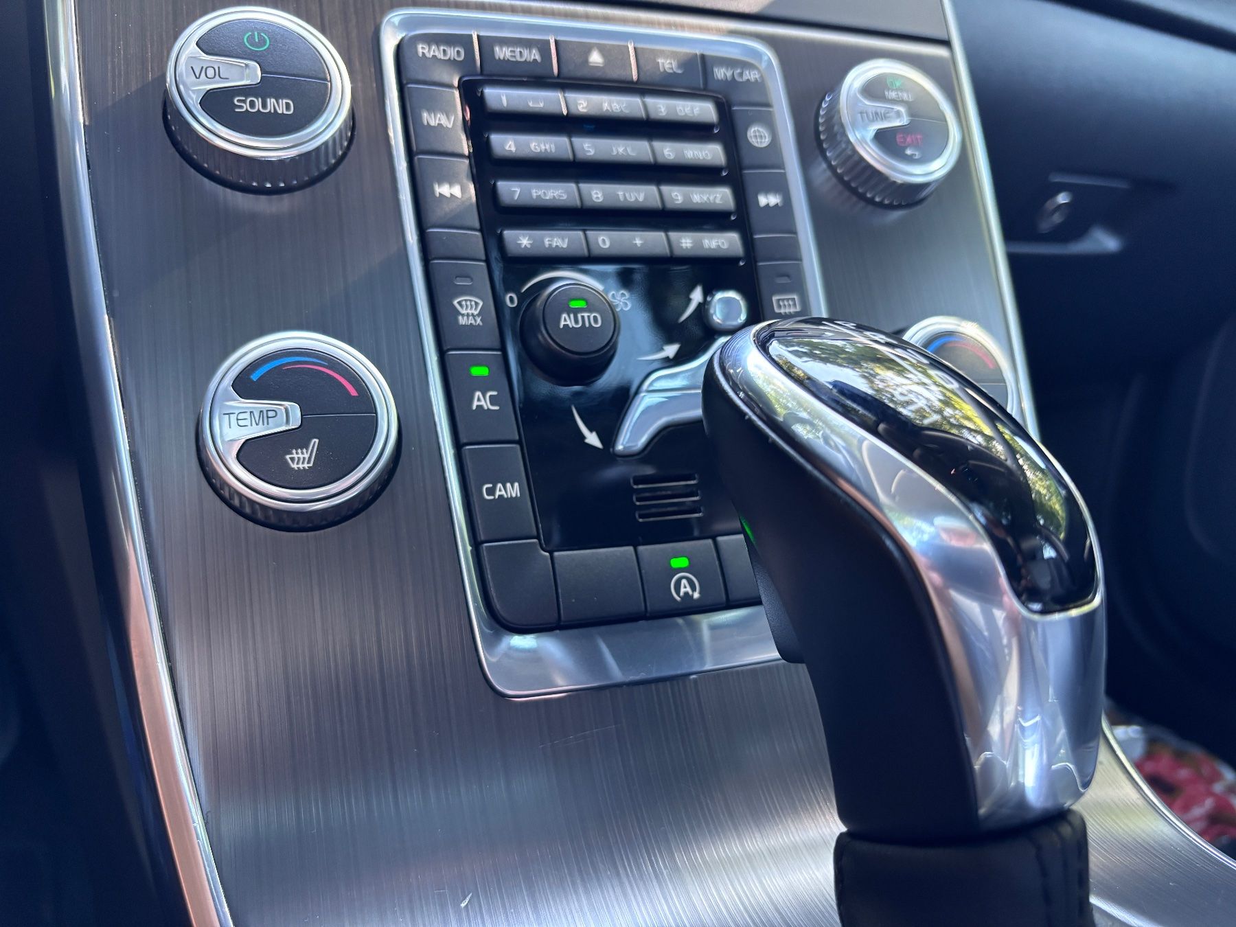 Volvo Automobili: Volvo V60 CC T5 Summum – Usato da Niederneunforn venduto da Copybong 6