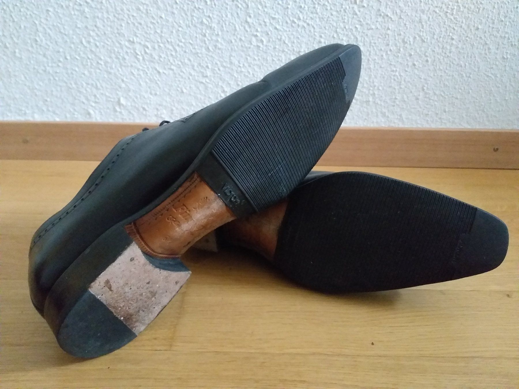 Scarpe da uomo: FINSBURRY Chaussures / Schuhe     Pointure / Nummer 40,5 – Usato da Cossonay-ville venduto da Super-Price-Quality 6