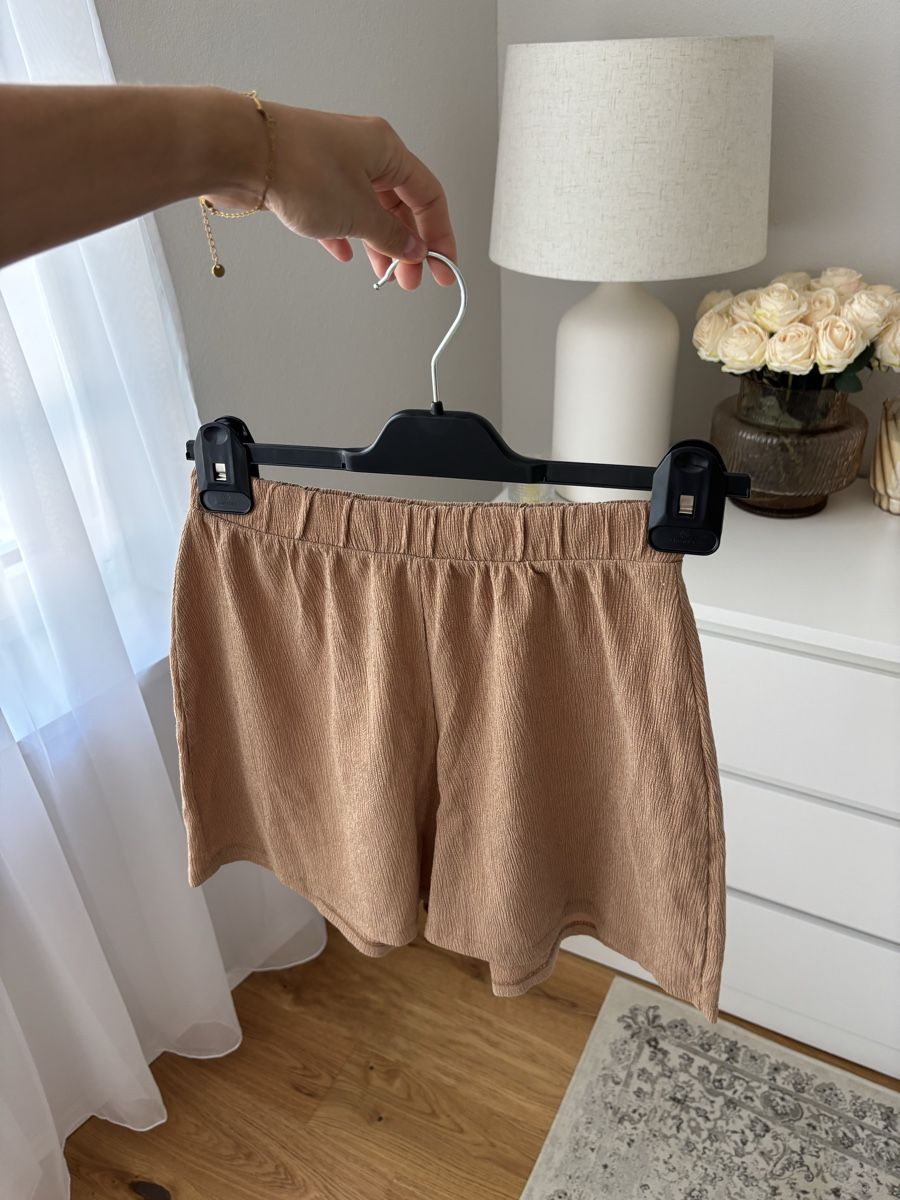 Hosen: Beige Lightweight Summer Shorts NP: 35.- – Neu (gemäss Beschreibung) aus Horgen von len_qjz9 1