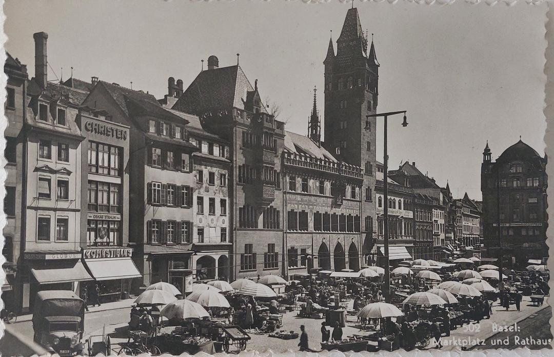 Cartoline postali: BASEL  -  Marktplatz & Rathaus - Oldtimer – Usato da Delémont venduto da Domdom1