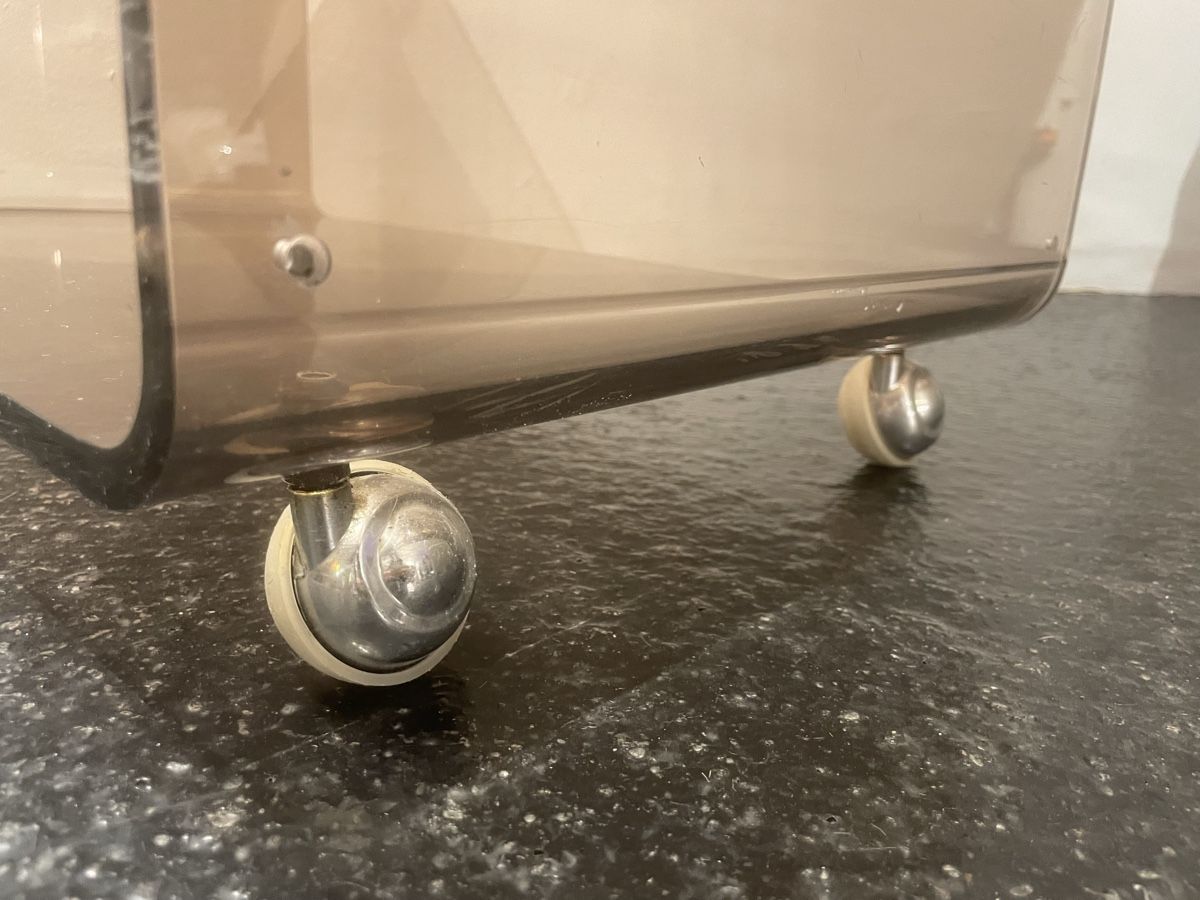 Meubles TV: Plexiglas Möbeli Beistelltisch bräunlich – D'occasion à Windisch par rascale 3
