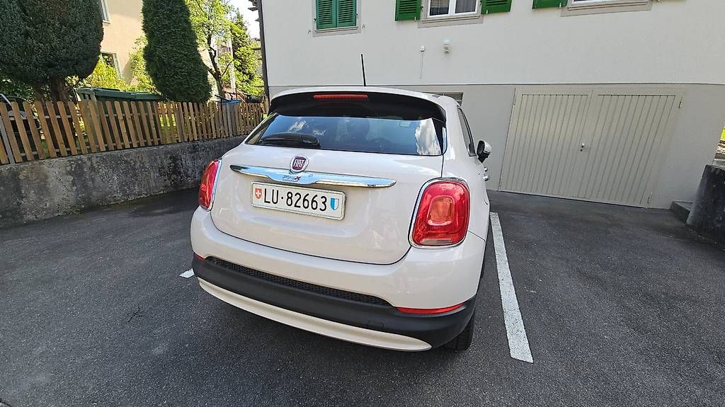 Autos: Sehr gut erhaltenes Auto  – D'occasion à Kriens par kida19