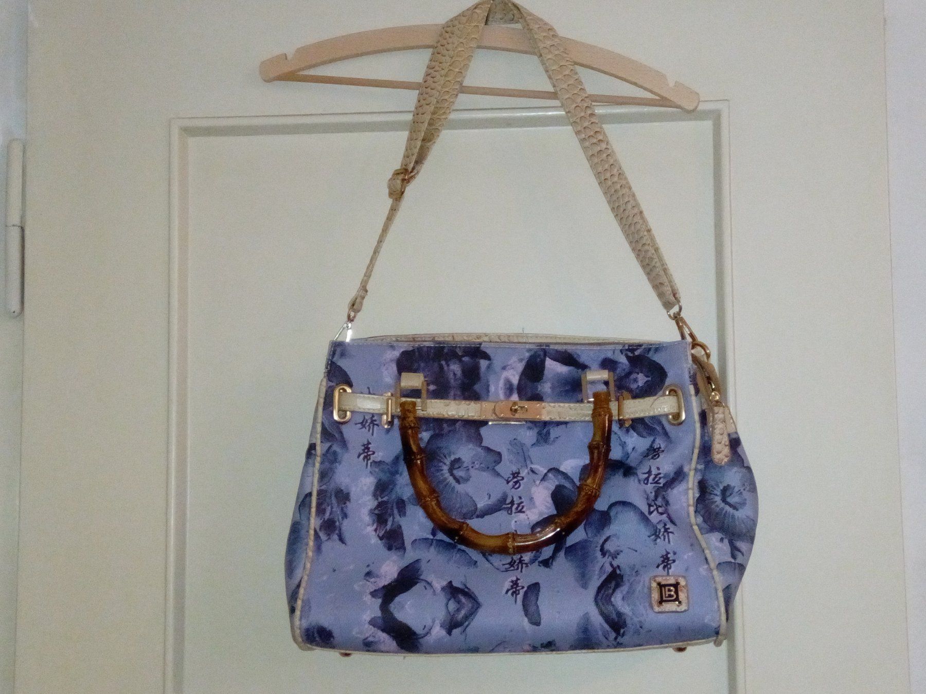 Laura Biagiotti Borse da donna: Neue Henkeltasche mit Blumenmuster – Nuovo e nell'imballaggio originale da Zürich venduto da Mitzi6