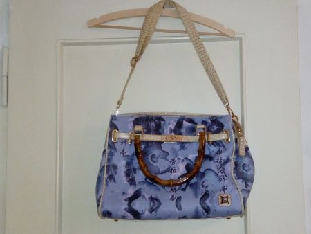 Neue Henkeltasche mit Blumenmuster