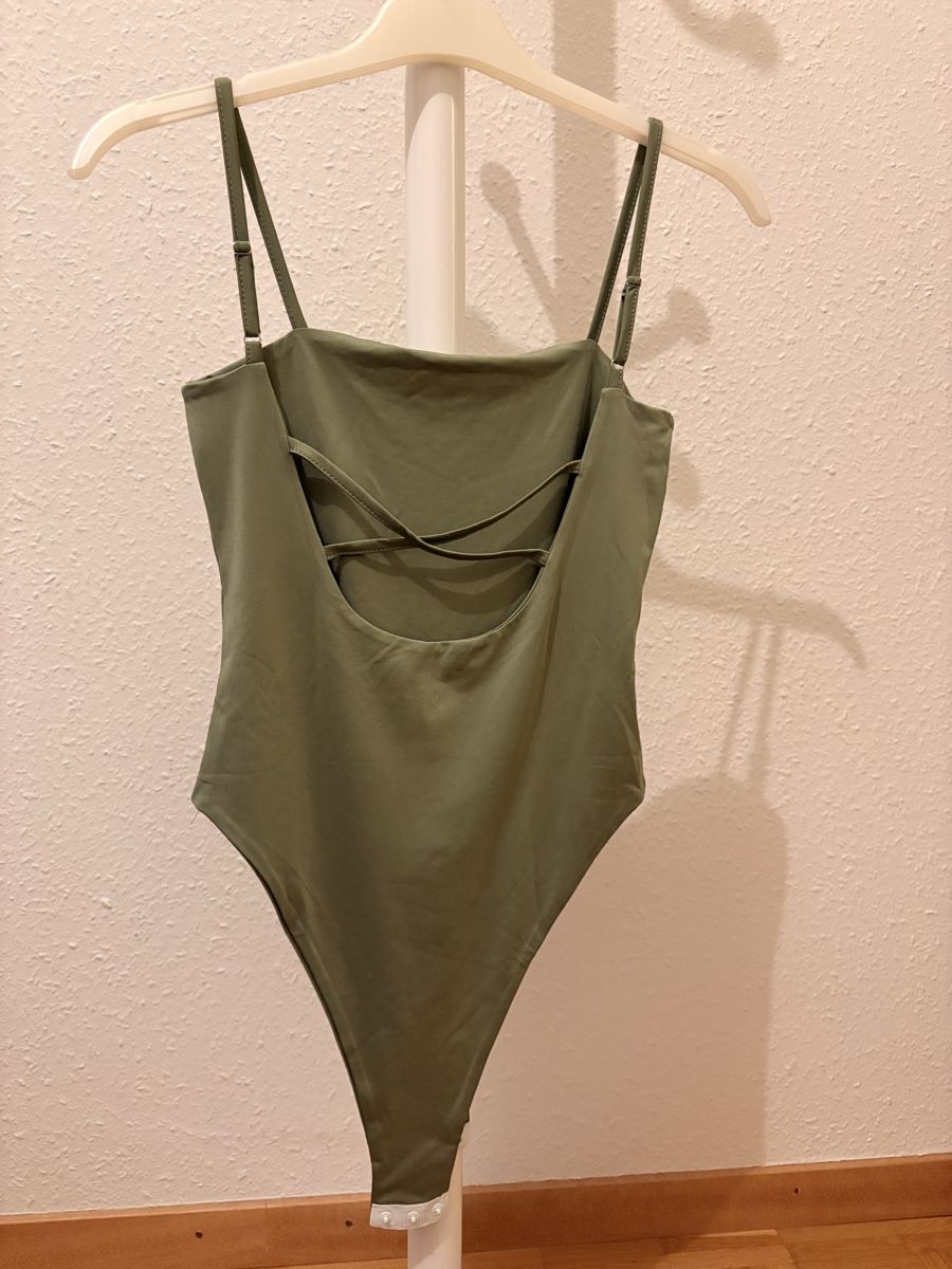 Shein Top: Lots de 3 body – Nuovo (secondo la descrizione) da Chêne-Bougeries venduto da bru_bs9n 9