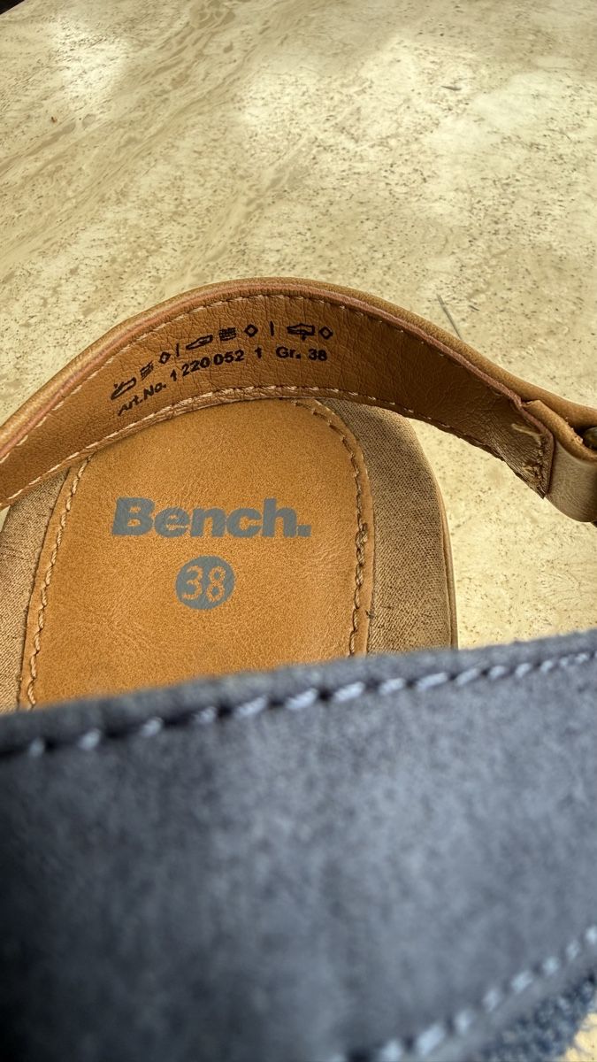 Bench Damenschuhe: Bench Sandalen dunkelblau Grösse 38 – Gebraucht aus Sursee von yvisu 2