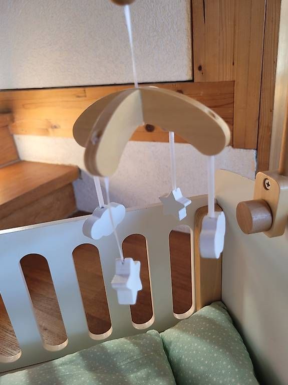 Spielzeuge: Puppenbett aus Holz – Gebraucht aus Brienz BE von falbabella 3