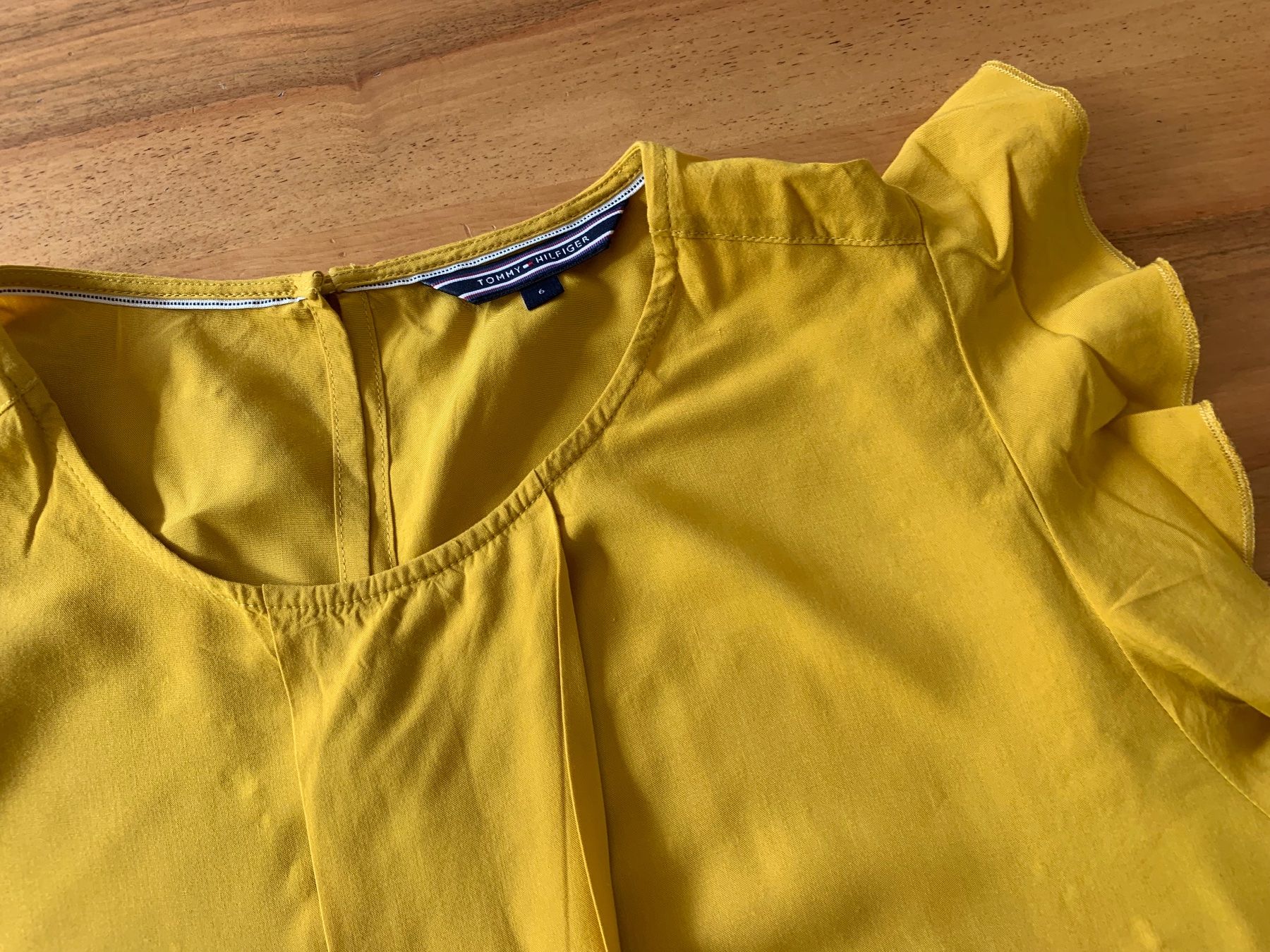 Tommy Hilfiger Chemisiers: TOMMY HILFIGER Bluse senfgelb Grösse 6 / 34 – Neuf (Voir description) à Meiringen par snahhanssnah 2