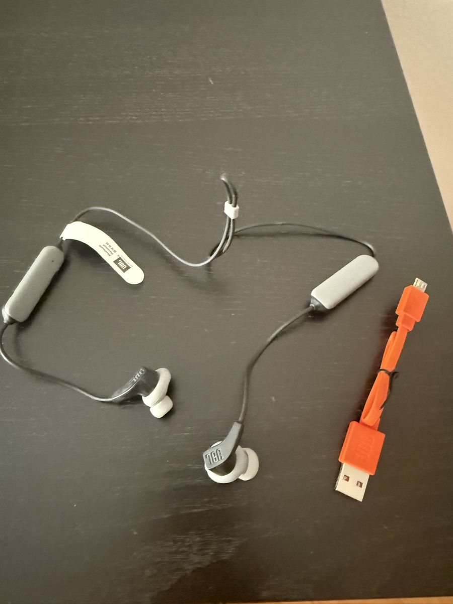 JBL Kopfhörer: Ecouteurs de la marque JBL – Gebraucht aus Lausanne von mar_sxg5 1