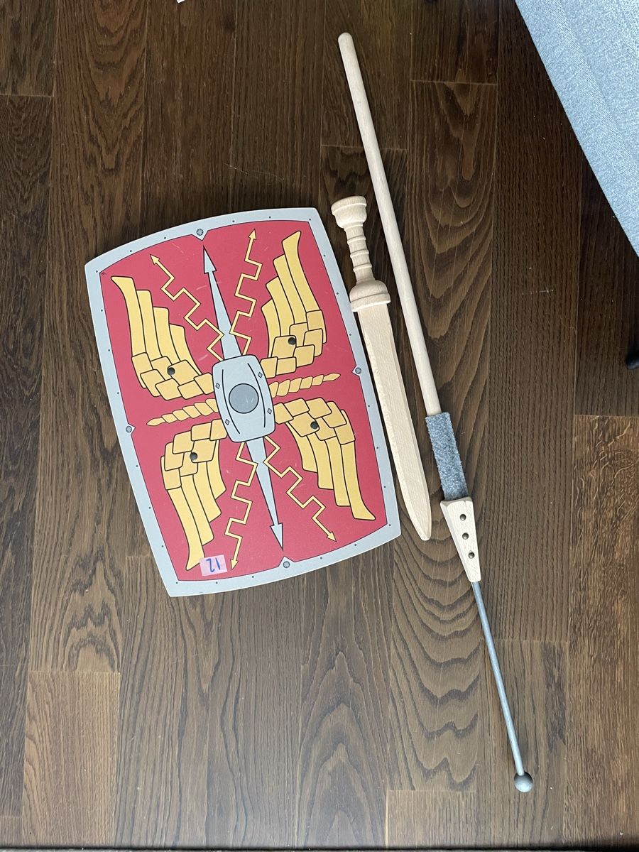 Giocattoli: Sword/Shield Josting set medieval theme  – Usato da Rüschlikon venduto da Sukhi_H