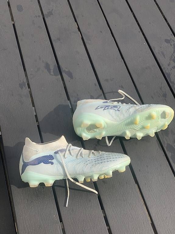 Schuhe für Jungen: Chaussures Puma – Gebraucht aus Collonge-Bellerive von CricriWhite
