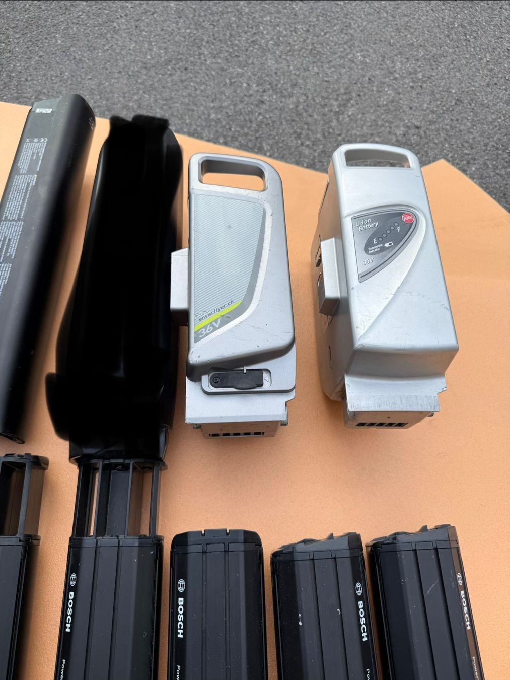 Bosch Batterie: Div.Akkus Bosch und Flyer(DEFEKT) – Difettoso da Oberentfelden venduto da lam_vj88 2