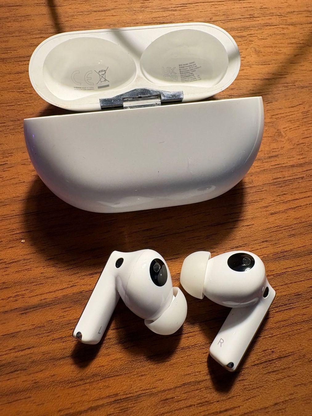 Huawei Cuffie: Huawei FreeBuds Pro Ladecase mit Kopfhörer weiss Gebraucht – Usato da Ehrendingen venduto da leoman18 3