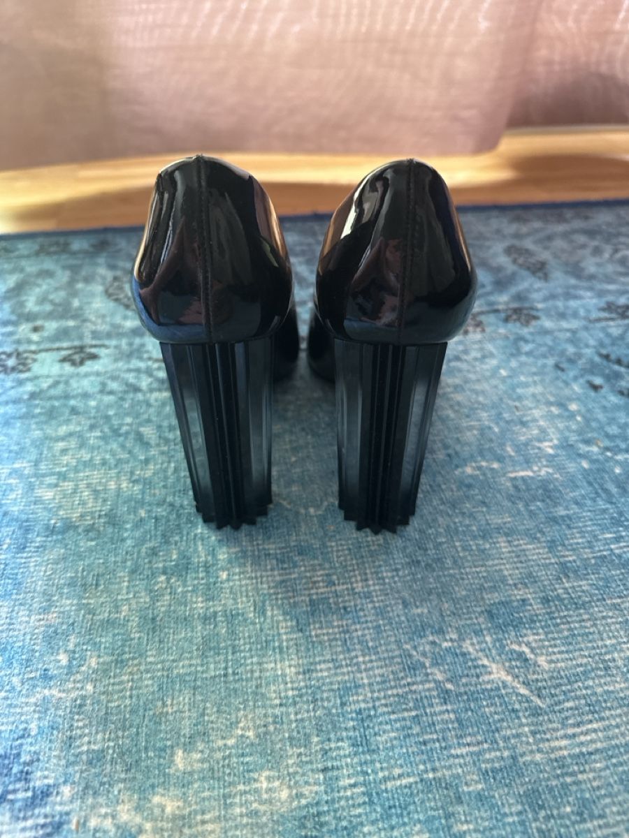 Scarpe da donna: Pumps black patent leather size 37 used condition – Usato da Zürich venduto da wil_2sm9 2
