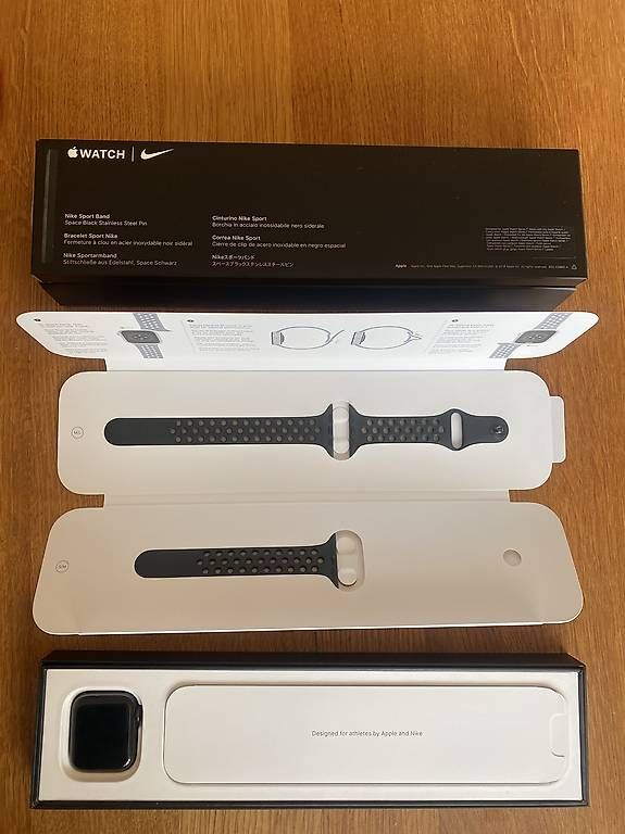 Smartwatch: Apple Watch SE Nike  – Usato da Poschiavo venduto da zar_fk8f 1