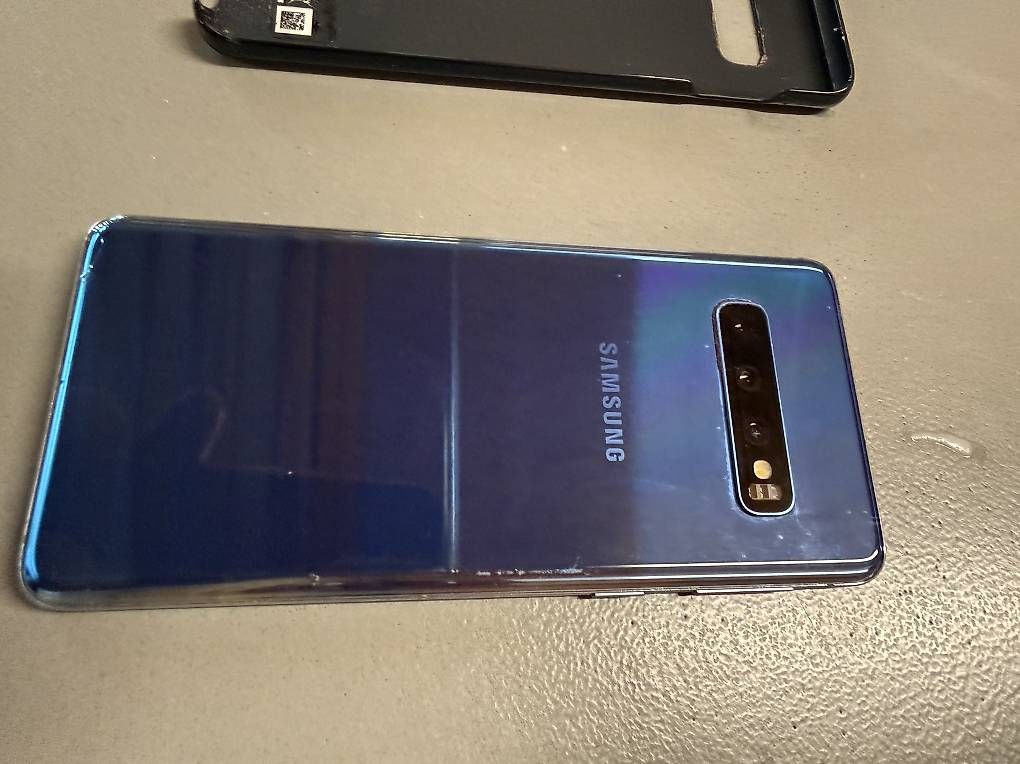 Samsung Telefoni cellulari / Smartphones: Samsung S10 – Usato da plan les ouates venduto da chr_8bdm 1