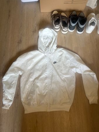 Weisse Nike Windrunner Jacke, Top Zustand, Grösse M!