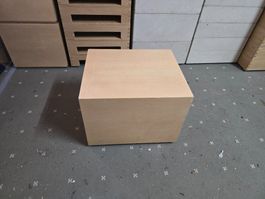 Cooles Holzpodest 53x45cm H: 40cm ab 25.-