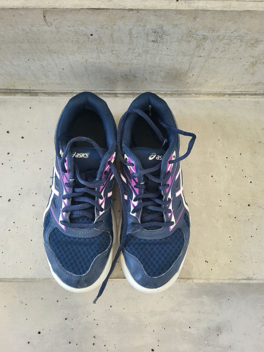 Asics Scarpe per ragazze: Asics Turnschuhe Mädchen Gr. 35.5 – Usato da Thalwil venduto da J_Doe 3