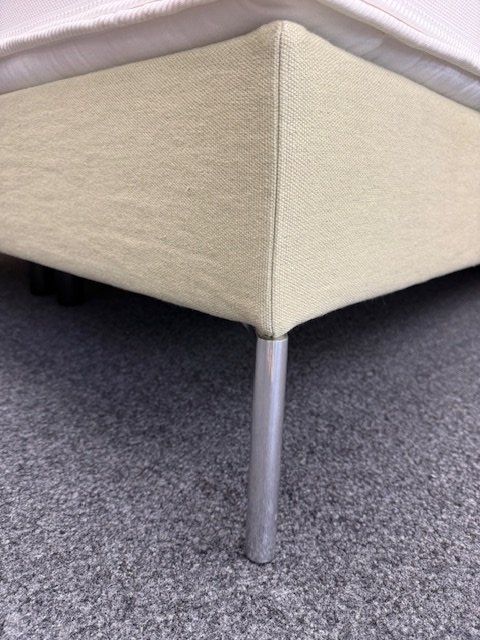 Betten: SCHRAMM Bett Basis 18 mit Kopfteil Change, 180x200 – Neu (gemäss Beschreibung) aus Winterthur von Schlafpunkt 1