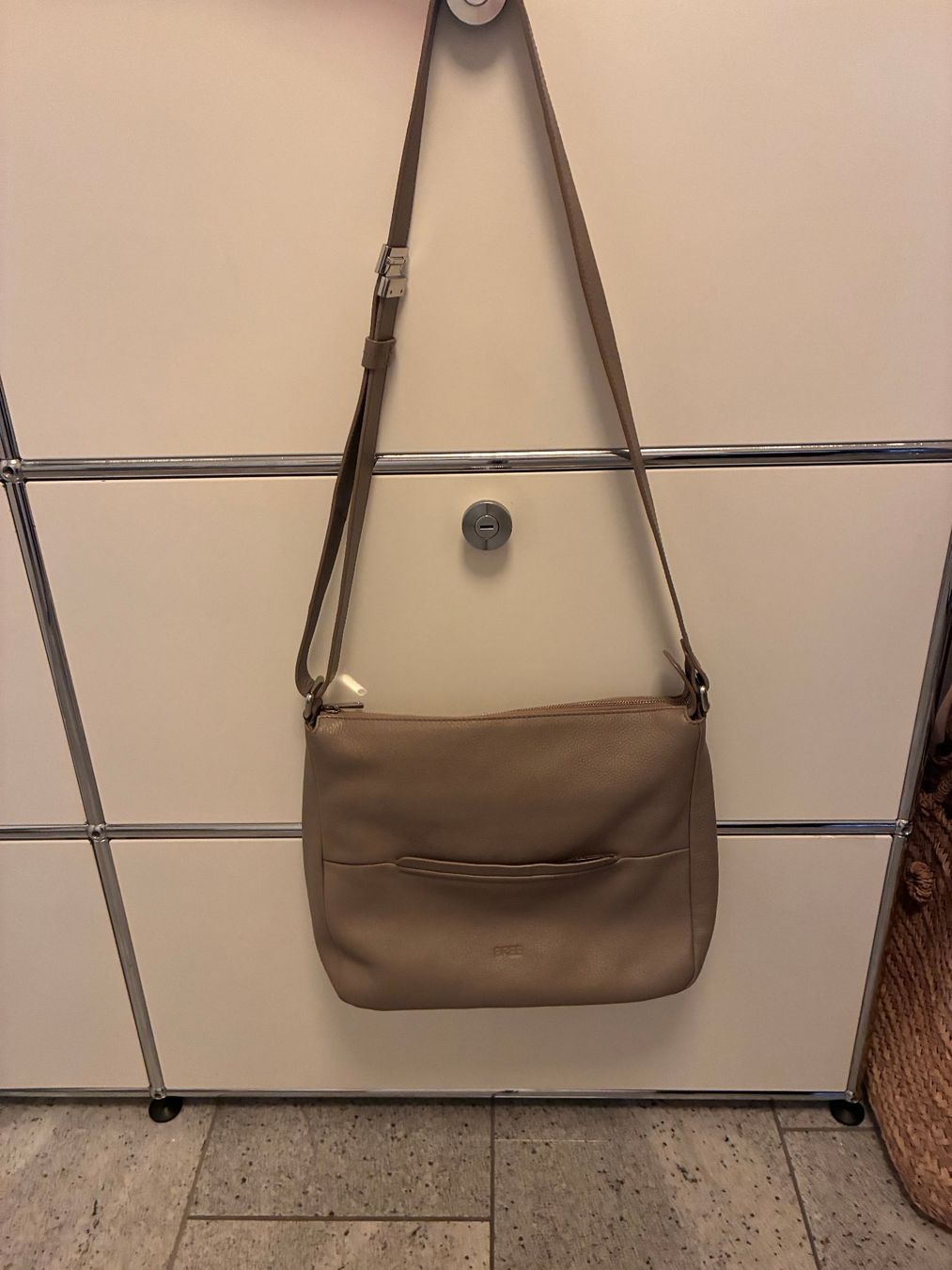 Bree Taschen für Damen: Bree Lederhandtasche beige – Gebraucht aus Berikon von Seidenhase