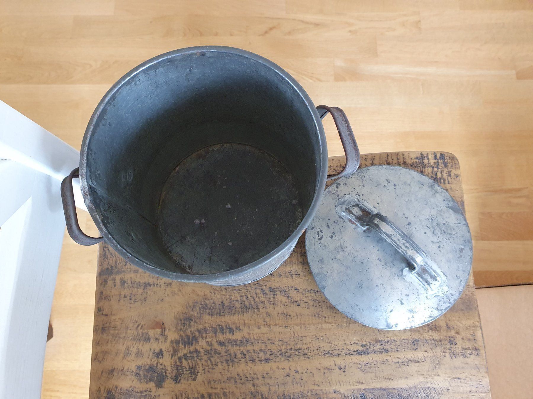 Blumentöpfe: antiker Topf evtl. zum bepflanzen – Gebraucht aus Hägglingen von Orysen 3