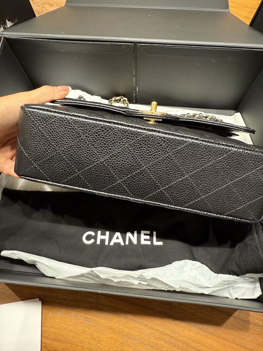 Chanel Sacs femmes: Sac Chanel taille s cuir caviar – D'occasion à Chêne-Bourg par luy_hk5b 4