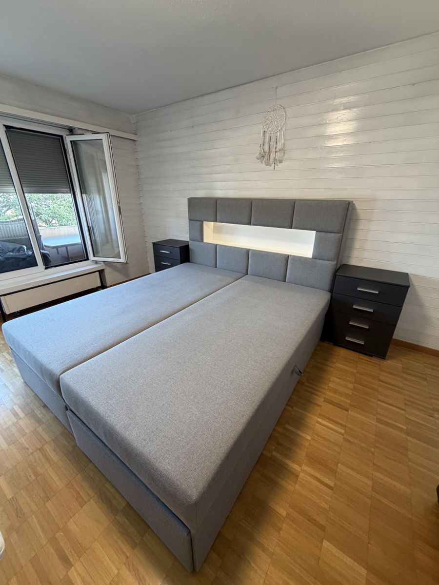 Letti: Boxspringbett grau mit Beleuchtung und Stauraum – Usato da Uetliburg SG venduto da the_6jxc