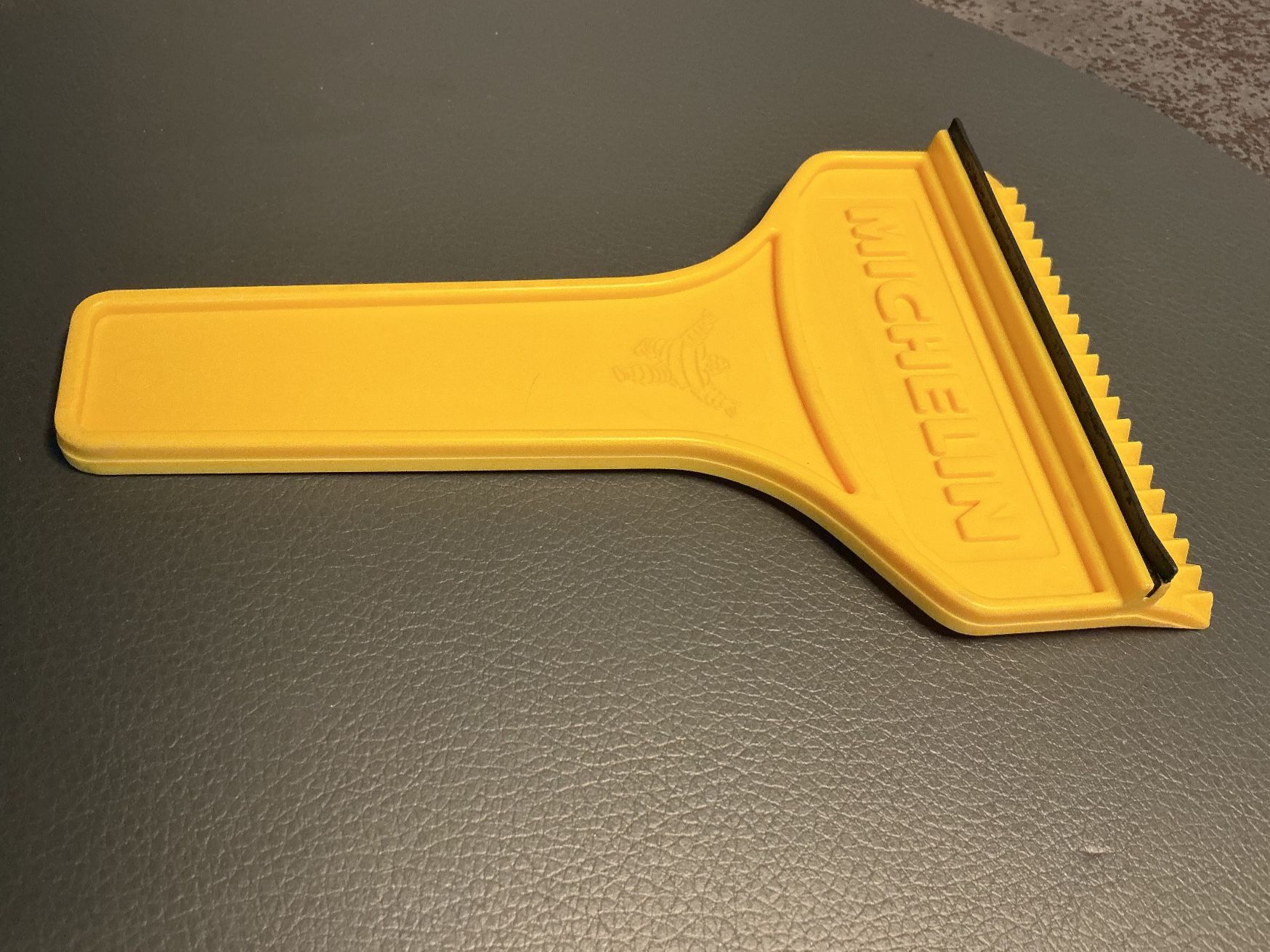 Tutti gli attrezzi: Michelin Eiskratzer, gelb, Vintage – Usato da Horw venduto da adler65 7