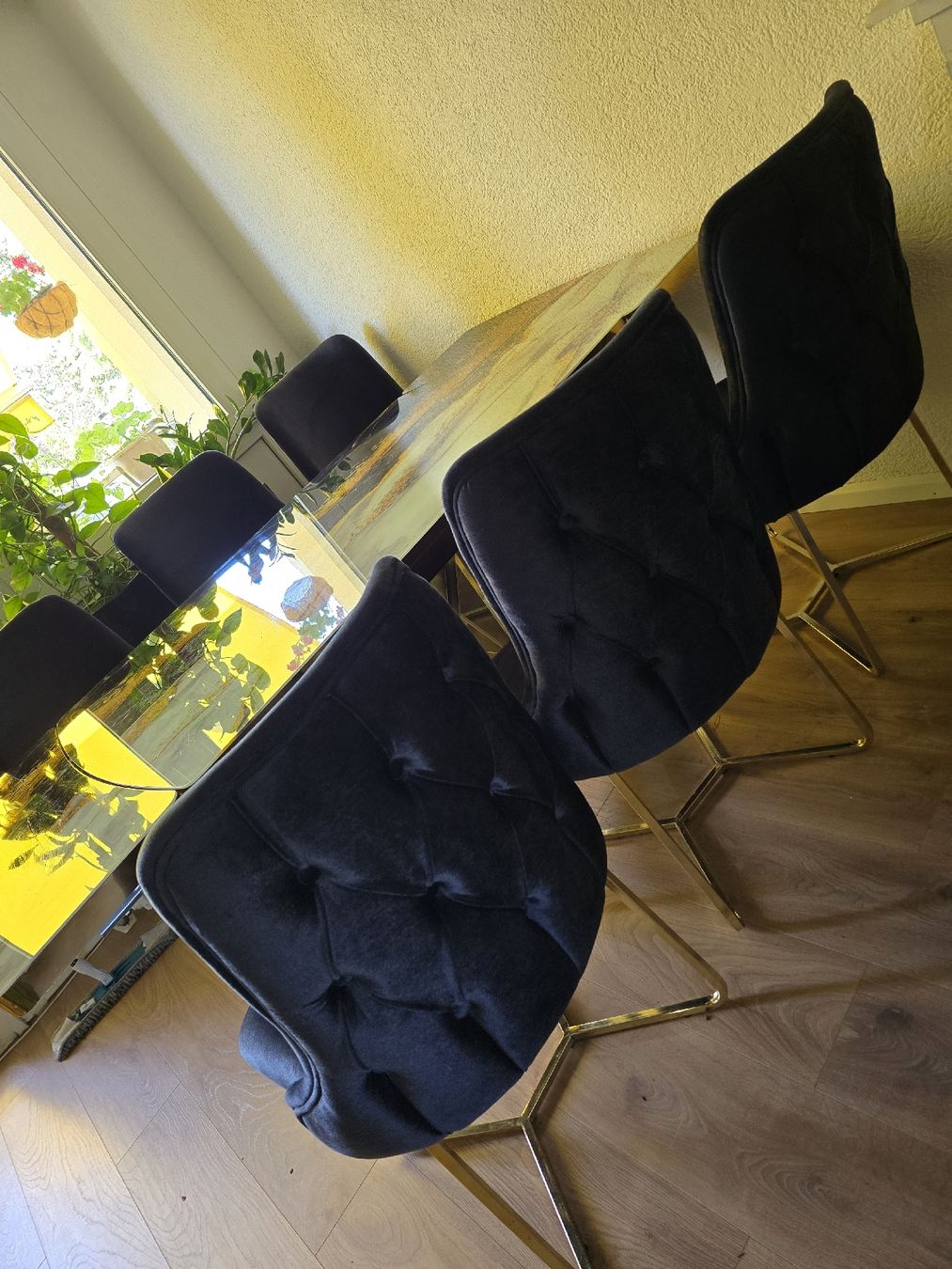 Tischset: Esstisch mit 6 Stühlen Marmor Optik Gold – Gebraucht aus Beinwil am See von wol_9rqp 2