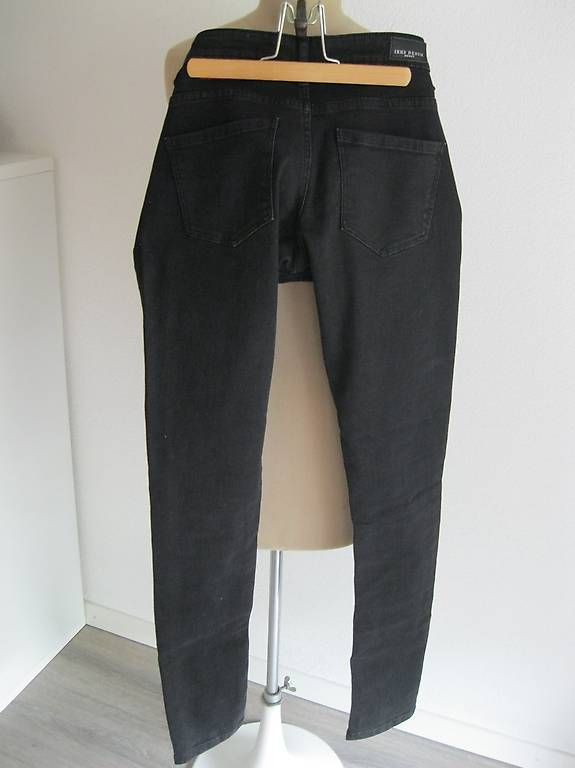 IKKS Jeans: jeans "Ikks" taille 26 – Usato da vouvry venduto da -tivoli- 1