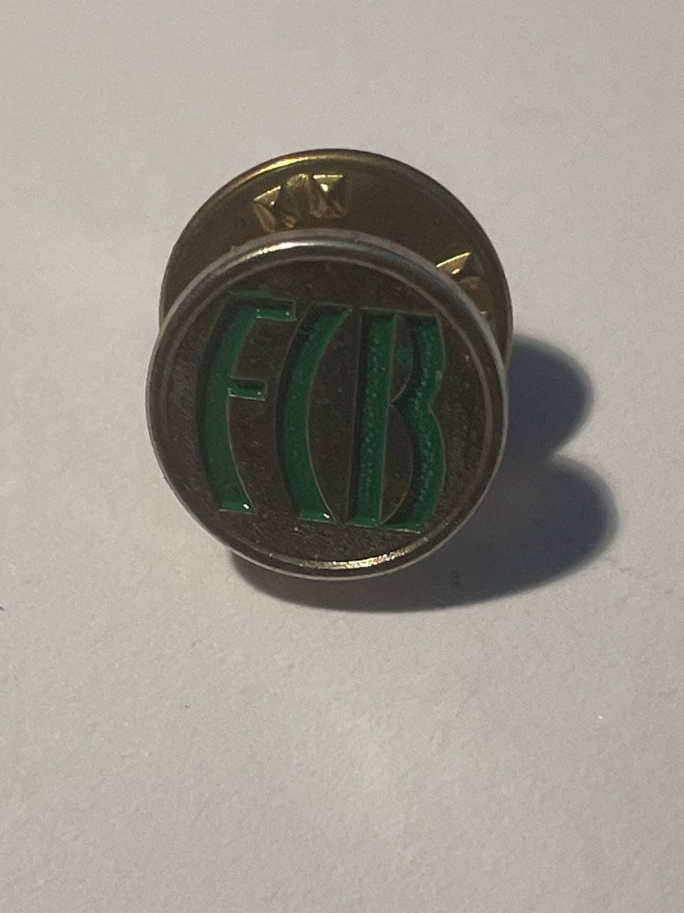 Placchette & Badge: 78. Pin - FC Brütisellen – Usato da Luzern venduto da Irek 1