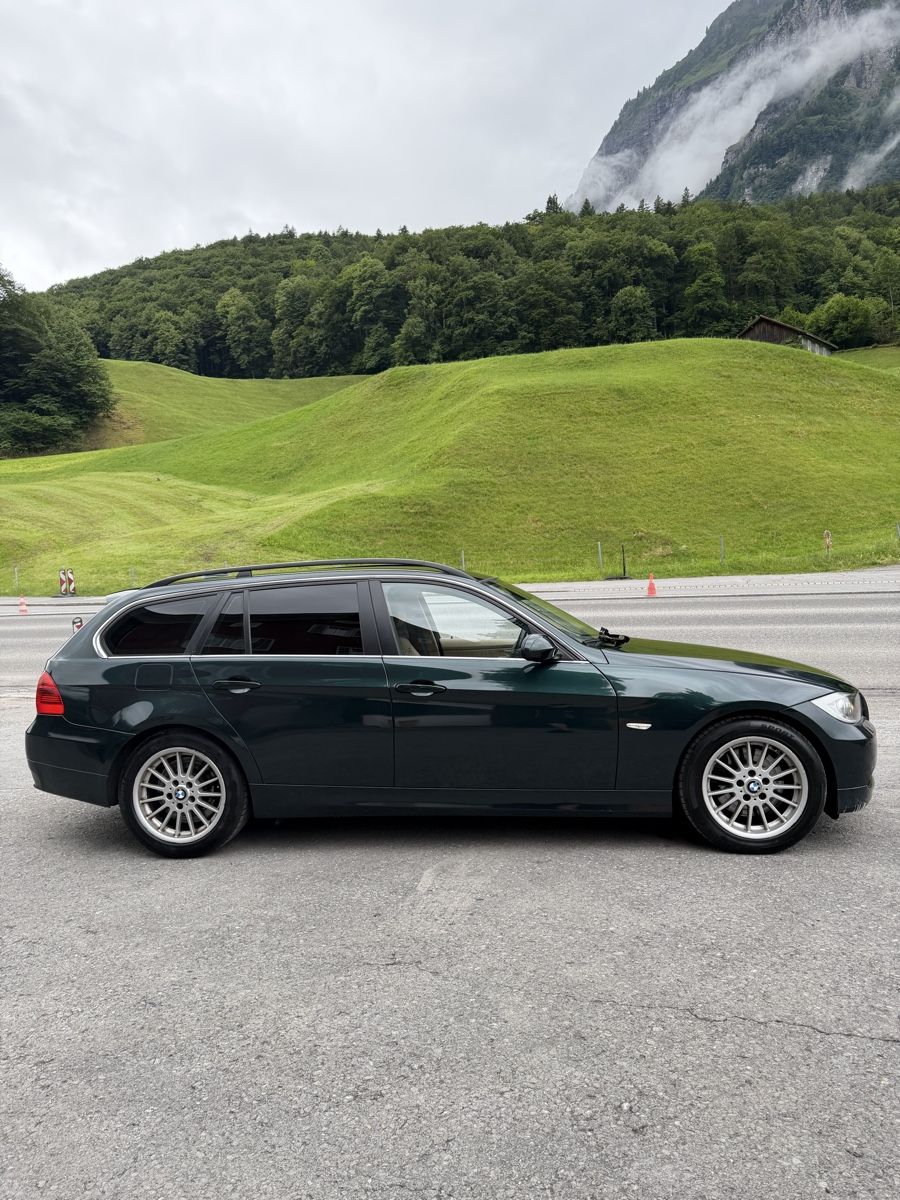 BMW Autos: Bmw 330xd touring – D'occasion à Glarus par M.B.2 5