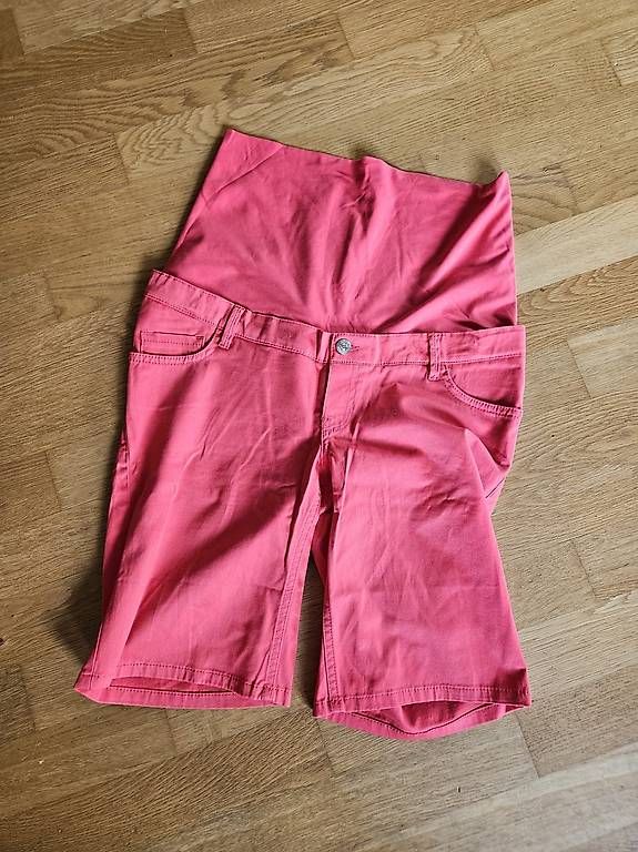 Pantaloni: neue Umstandsshorts von Esprit – Usato da Wittenbach venduto da lindazub