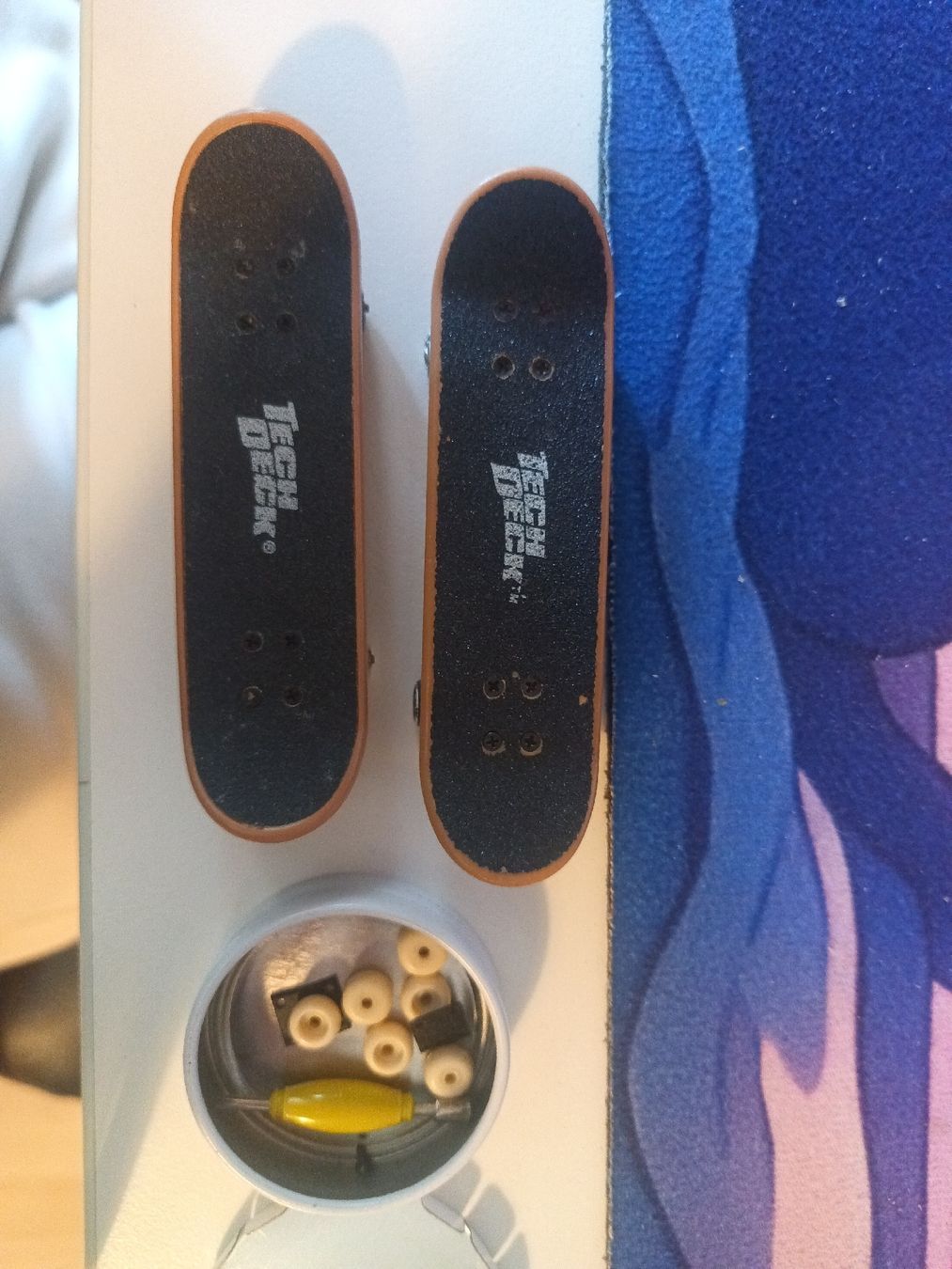 Jouets: Fingerboard Tech Deck Set 2 Boards mit Ersatzteilen – D'occasion à Bülach par martina2599