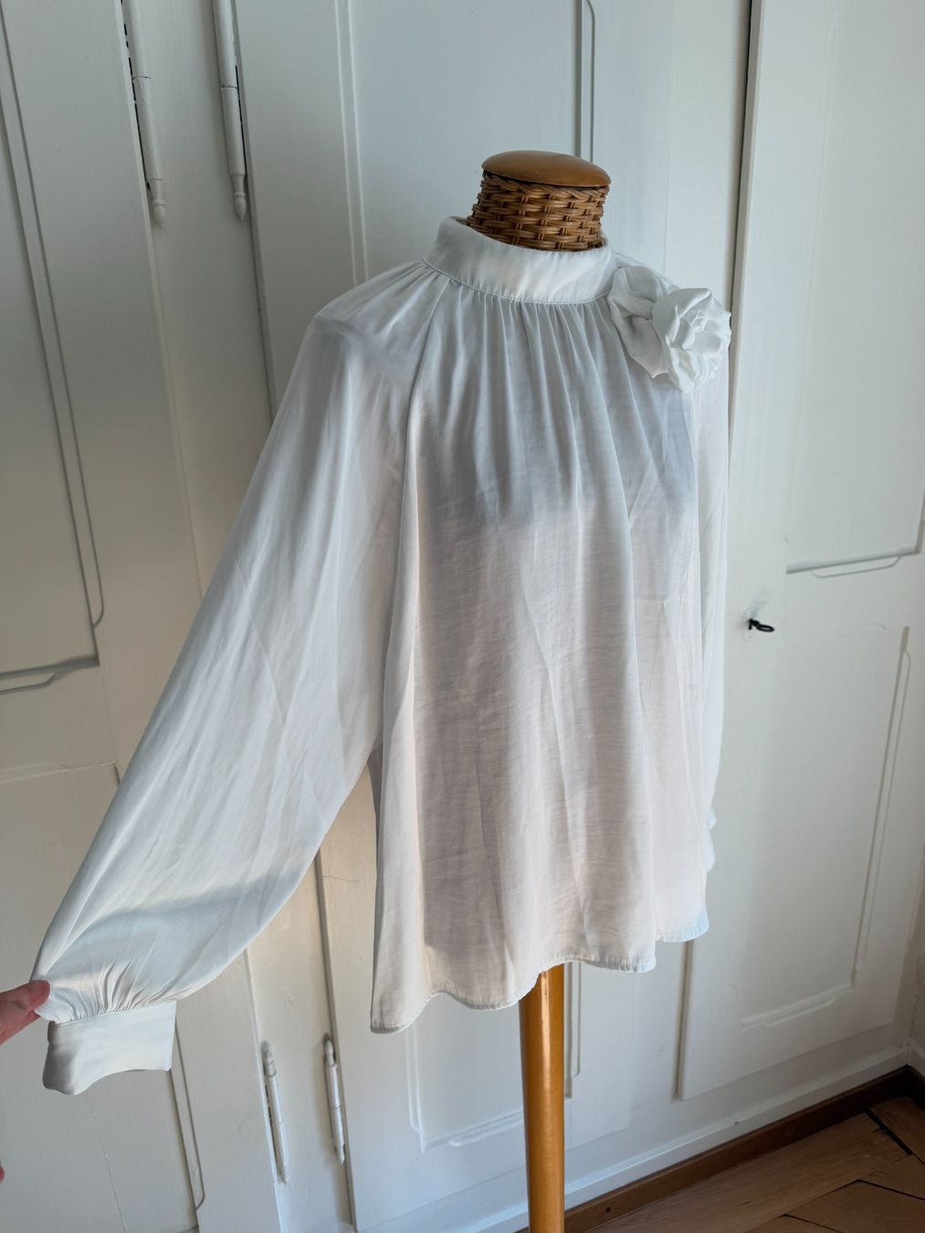 Camicette: Satin Blusenshirt weiss fliessend L – Usato da Zürich venduto da Diazaio 1