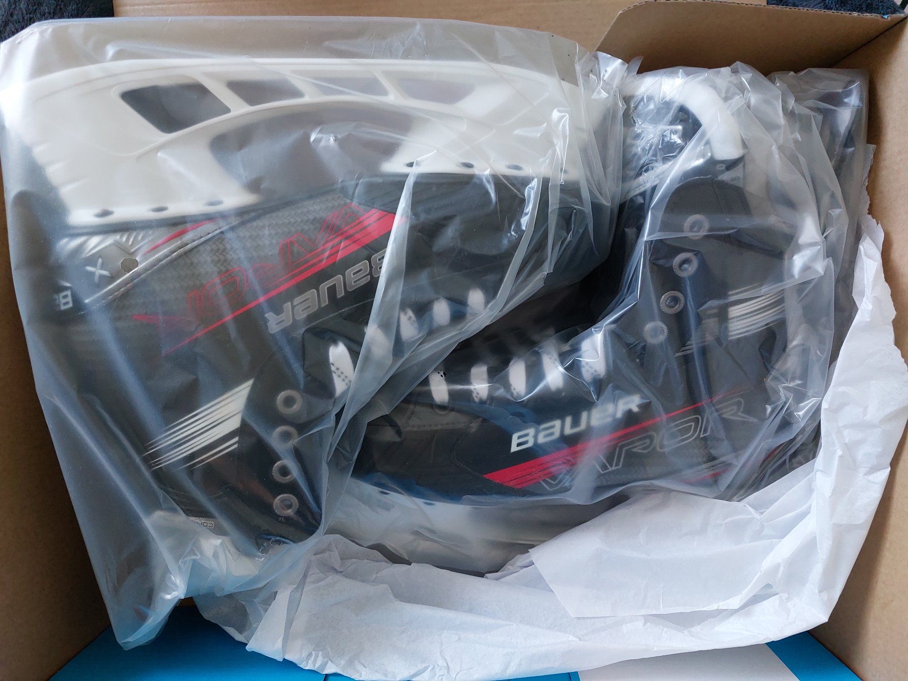 Bauer Pattini da ghiaccio: Eishockeyschlittschuhe Bauer Vapor Select Grösse 7.5 – Nuovo e nell'imballaggio originale da La Chaux-de-Fonds venduto da korneille 1
