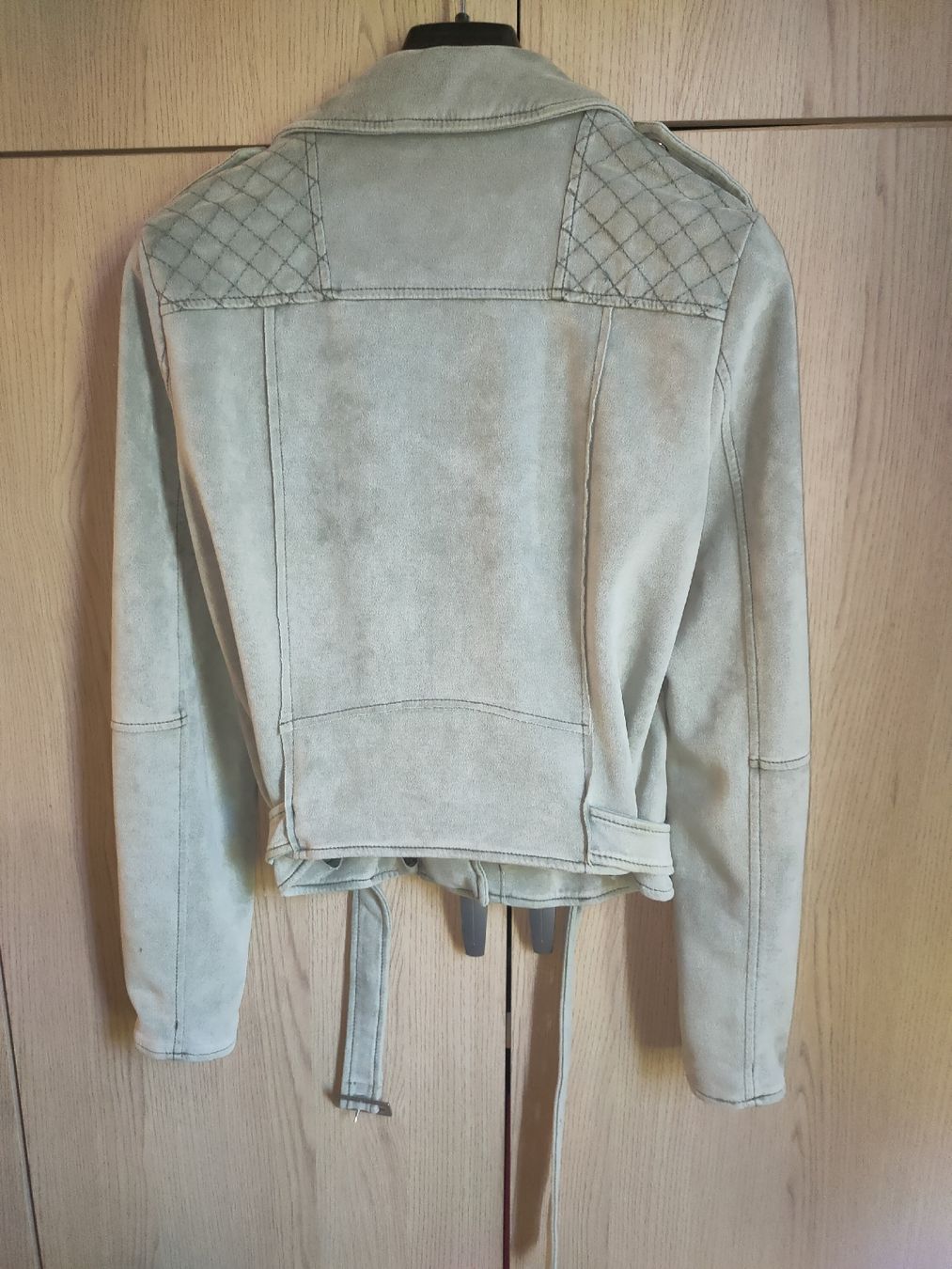 Giacche: Blouson vert clair, effet daim, taille 40 – Usato da Lausanne venduto da Cassandra11 2