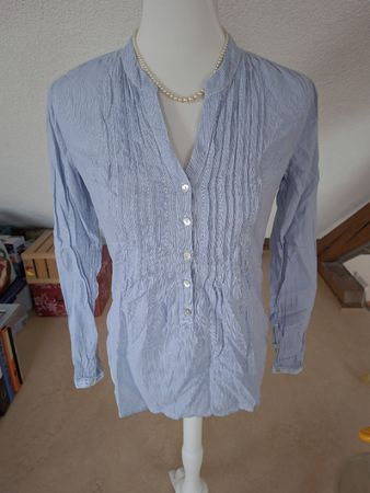 H&M Bluse, Gr. 34, hellblau fein gestreift