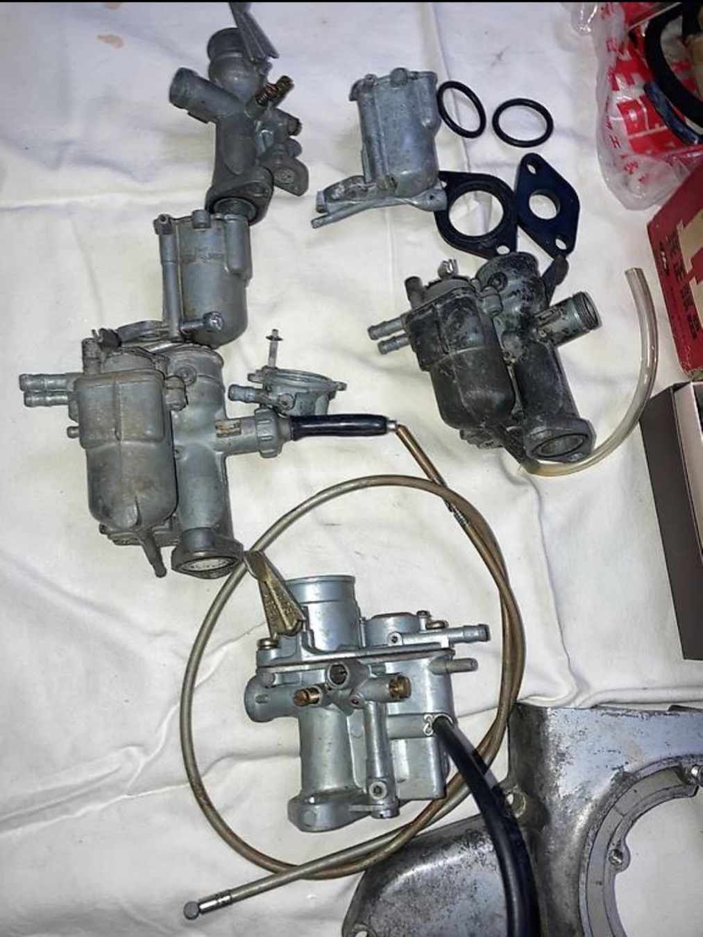 Honda Tutti i ricambio per moto: Honda C100, C102 Supercub  – Usato da Niederwangen BE venduto da drizabone 2