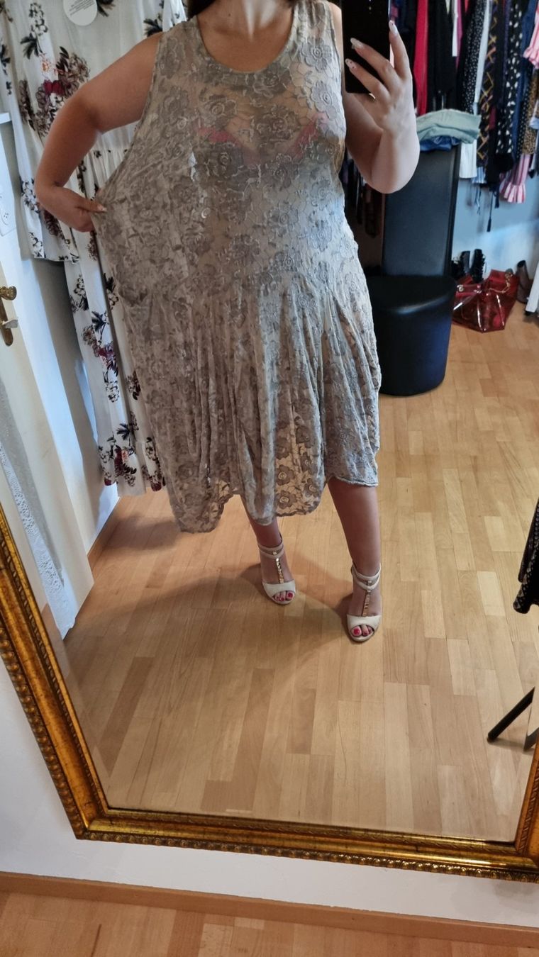 Robes: 🌺Kleid Größe 2XL🌺 – D'occasion à Wald ZH par CapLux 4