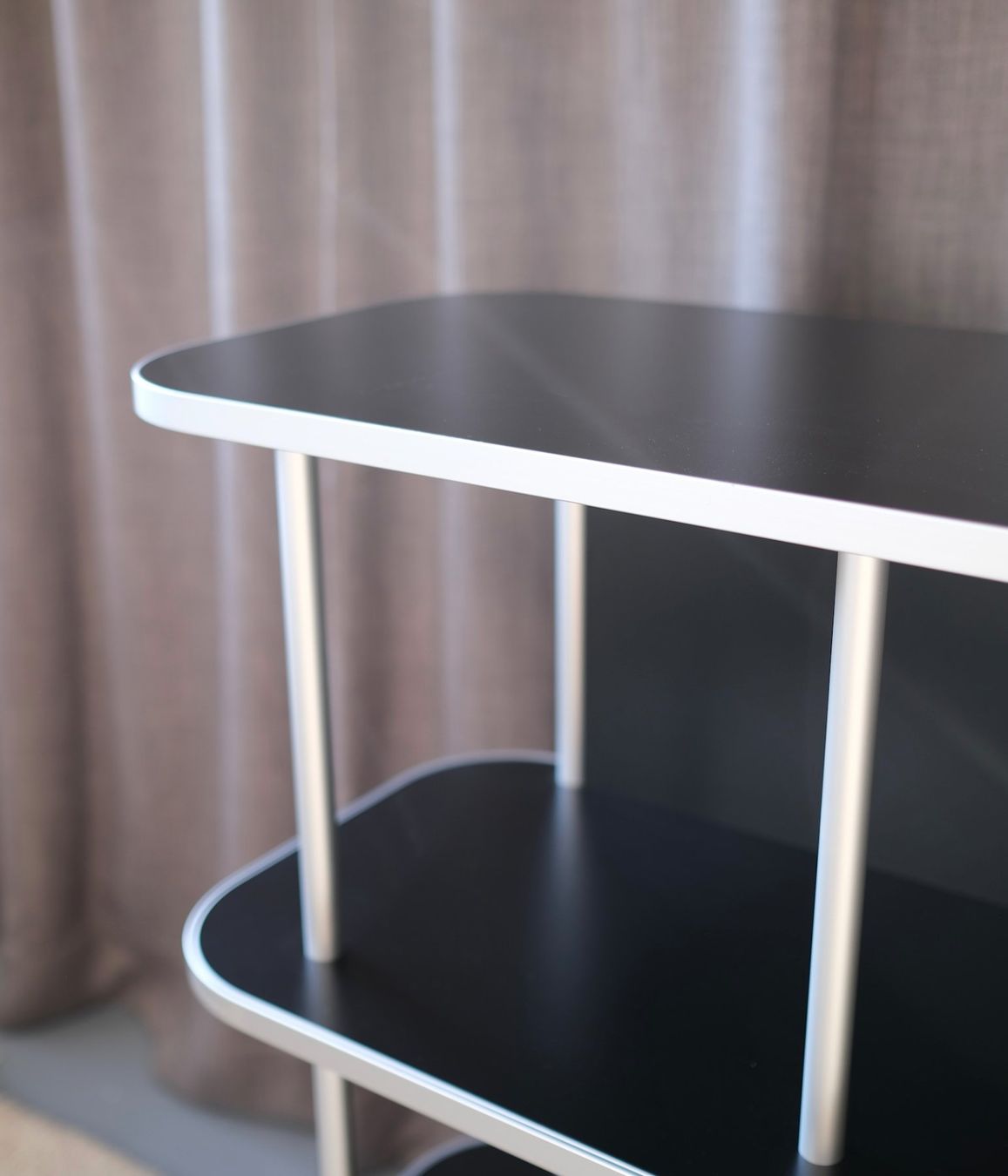 Wogg Scaffali: WOGG 18 Classicboard Sideboard – Usato da Bern venduto da Zmodern_CON 6